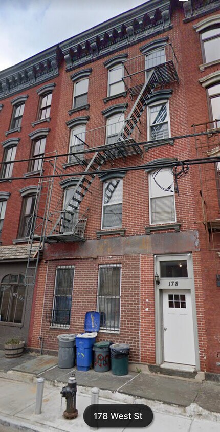 Primary Photo - 178 West St