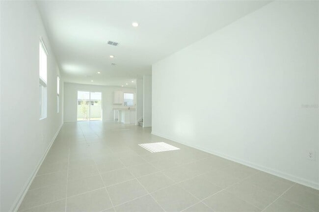 Building Photo - 2618 Skyline Lp