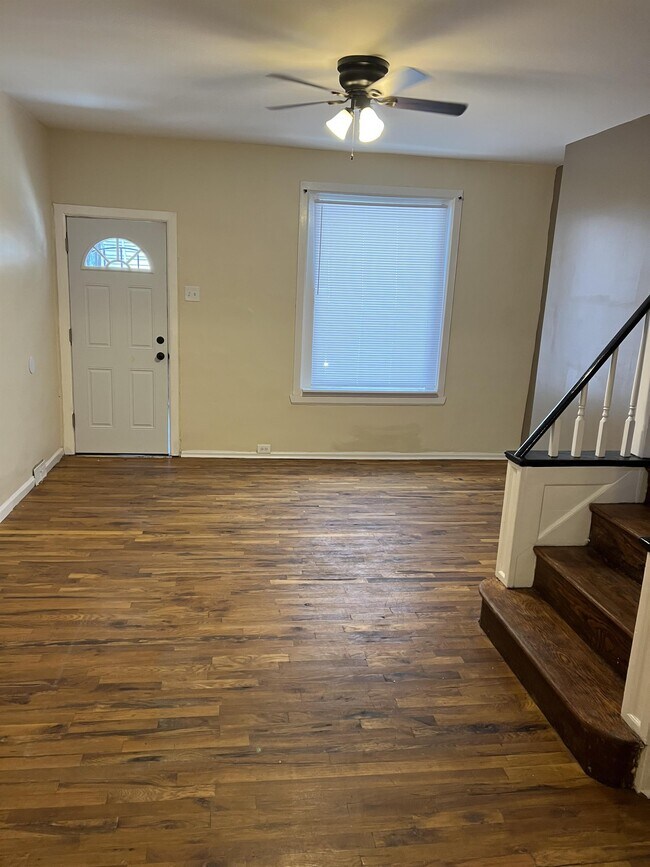 Building Photo - 5823 Walton Ave