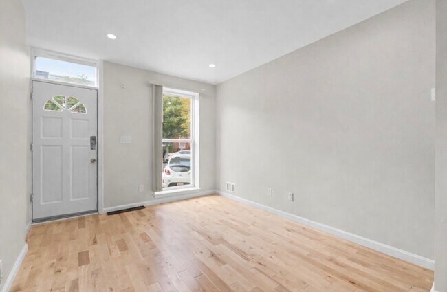 Foto del edificio - 139 N Montford Ave