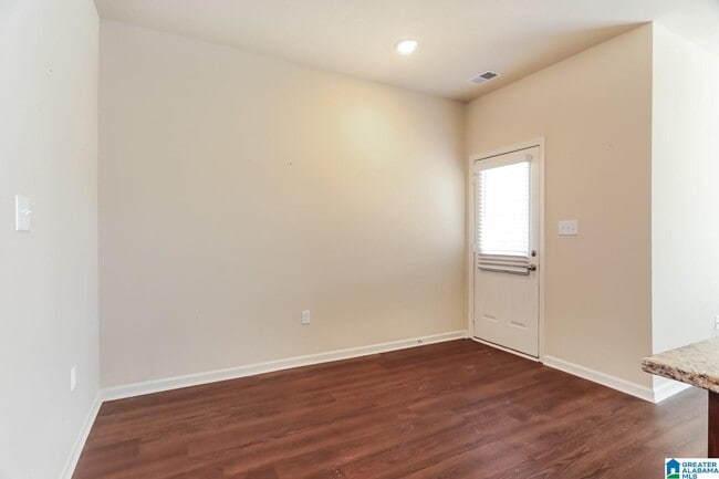Foto del edificio - 8053 Hagood St