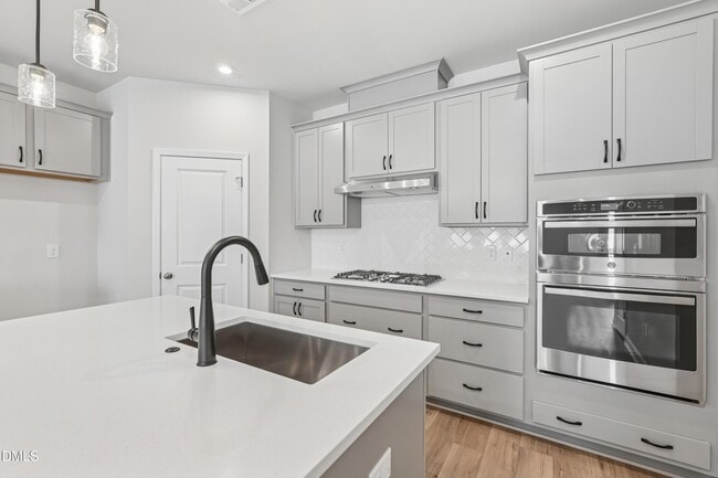 Building Photo - 606 Brackenberry Aly