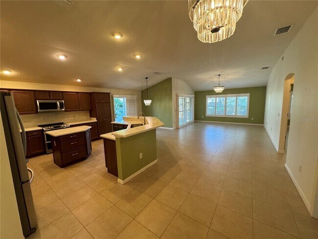 Building Photo - 2167 Sandalwood Pl