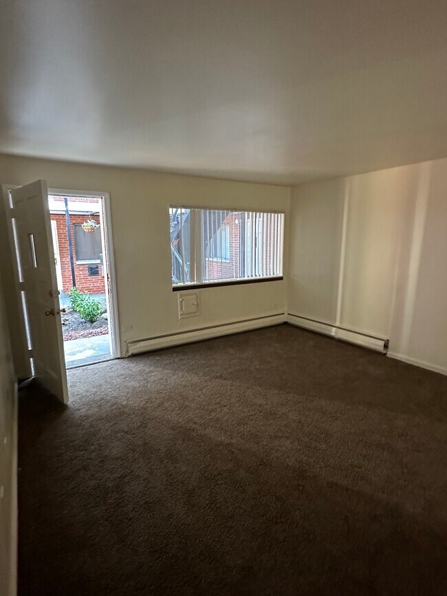 Sala de estar - 12775 Plymouth Rd