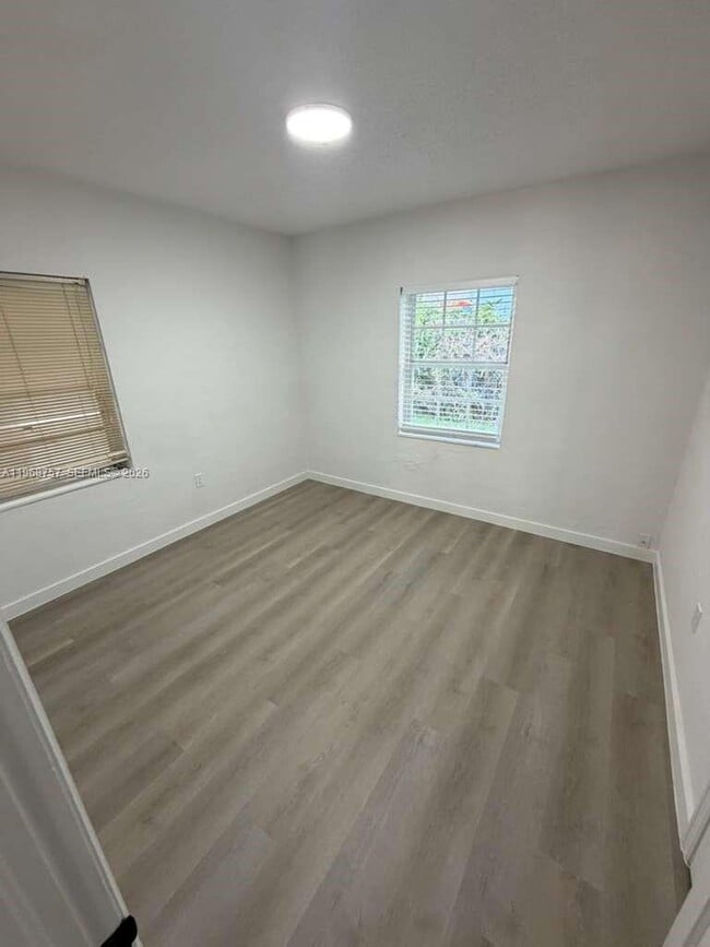 Foto del edificio - 4000 SW 16th Terrace