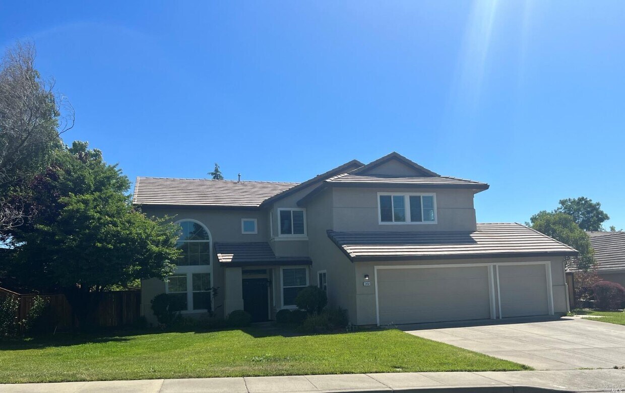 Primary Photo - 2454 Whispering Oaks Dr