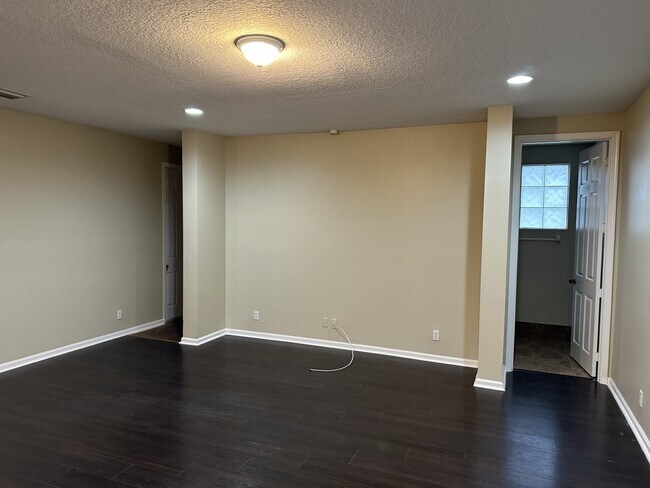 Foto del edificio - 299 Belle Grove Ln