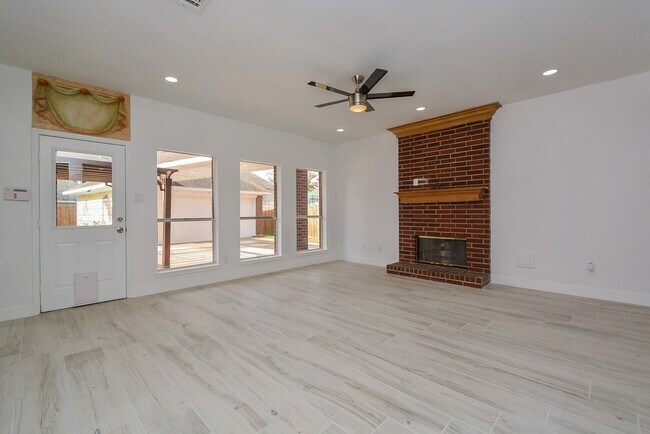 Building Photo - 5743 Henniker Dr