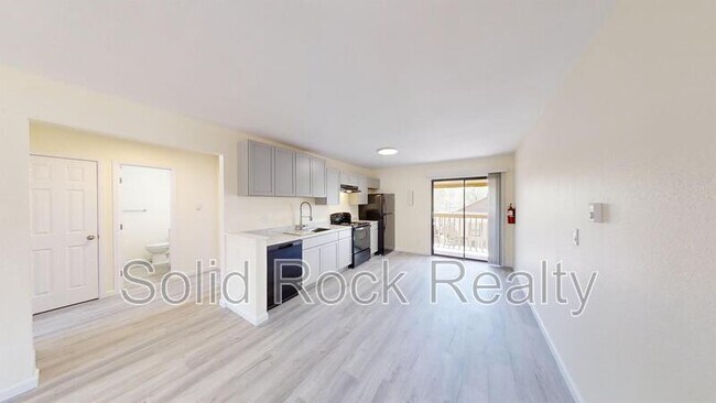 Foto del edificio - 827 Bennett Ave