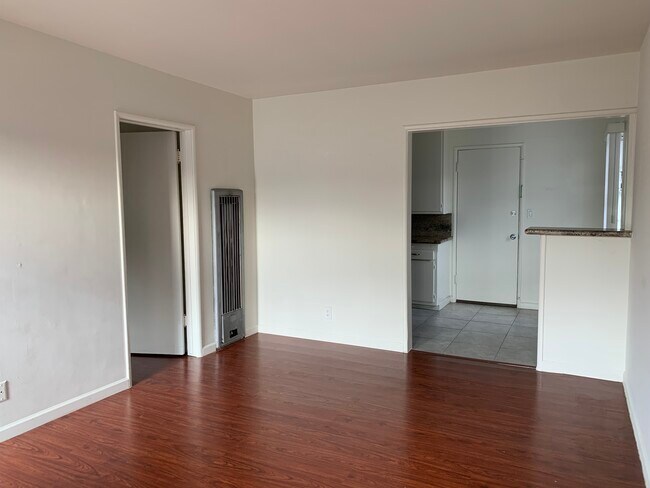 Foto del edificio - 828 Cedar St