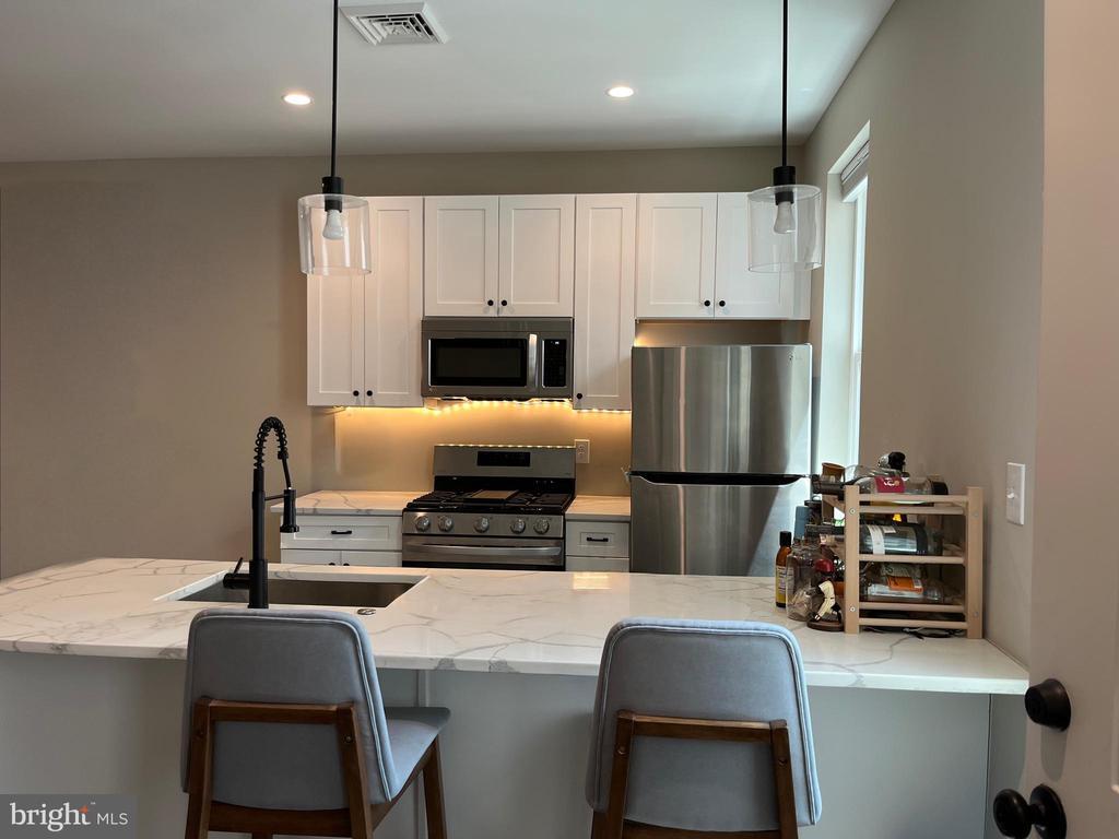 Foto principal - 1513 W Girard Ave