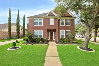 Building Photo - 17611 Haywood Oaks Dr