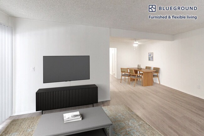 Foto del edificio - 6700 Warner Ave