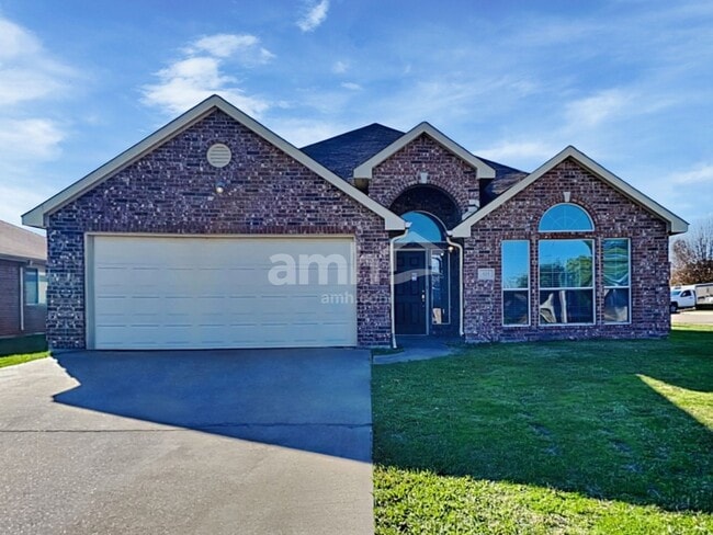 Building Photo - 515 Hampton Ct