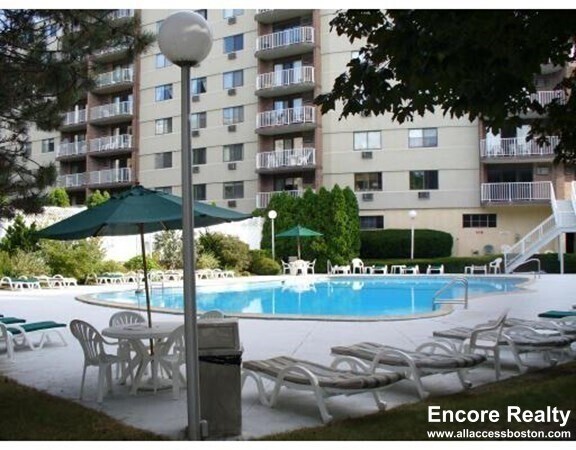 Foto del edificio - 131 Coolidge Ave