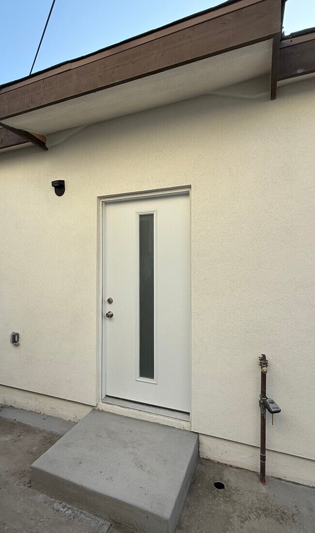 Foto del edificio - 3877 S Van Ness Ave