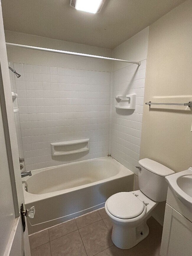 Foto del edificio - 2017 Elmwood Ave