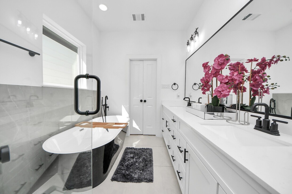 Foto principal - 4806 Cochran St