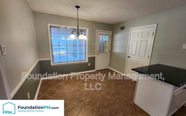 Building Photo - 7923 Carol Elaine Cir