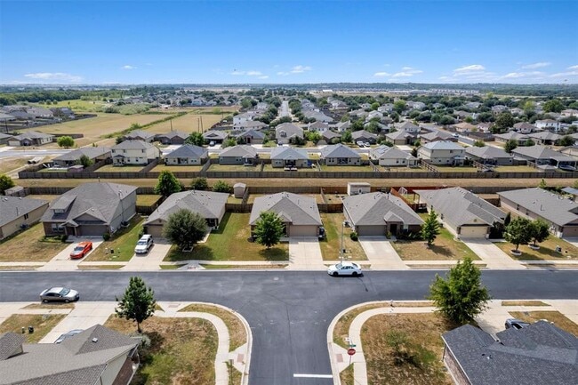 Building Photo - 300 Camellia Dr