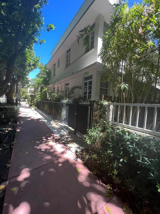 Foto del edificio - 349 Meridian Ave