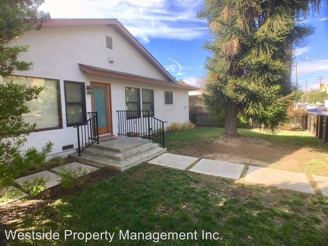 Foto del edificio - 8729 Pershing Dr