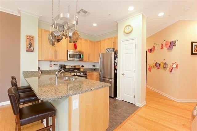 Primary Photo - 1201 Adams St