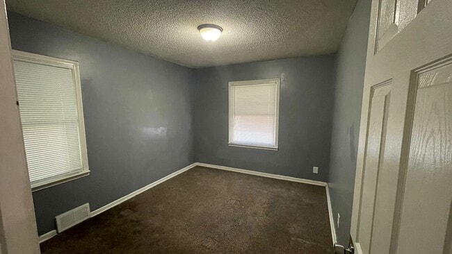 Building Photo - 14469 Hendricks Ave