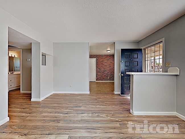 Foto del edificio - 1901 Georgina Dr