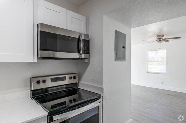 2HAB, 1BA - Deerfield Beach Apartments