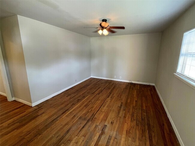 Foto del edificio - 1423 N Binkley St