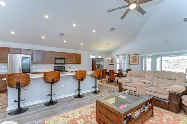 Foto del edificio - 6731 Castle Green Pl