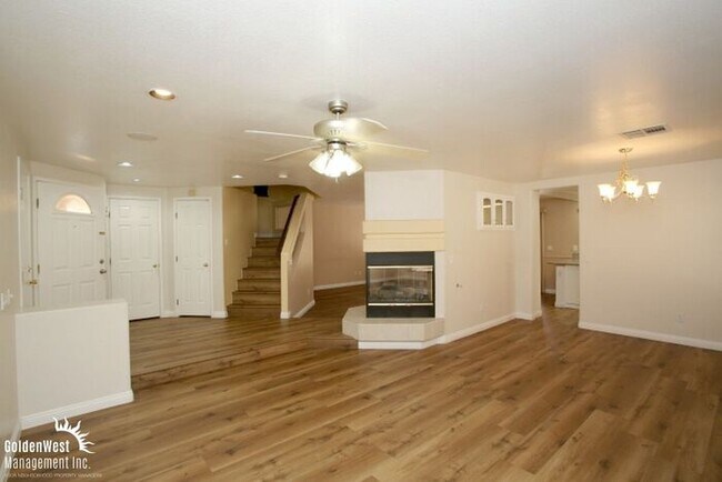 Foto del edificio - Charming 4Bdm 2.5Ba Home in the Heart of S...
