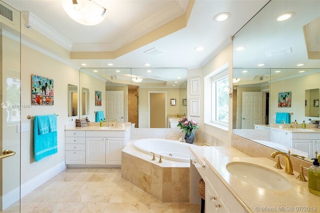 Building Photo - 13611 Deering Bay Dr