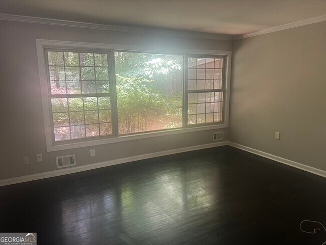 Building Photo - 2090 Jordan Terrace NE