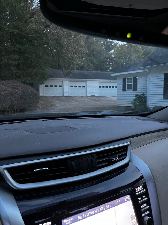 Foto del edificio - 9888 Whitehouse Pkwy