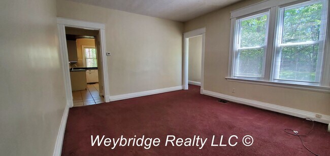 Building Photo - Nice 2-bedroom 1-bathroom house in West Pr...