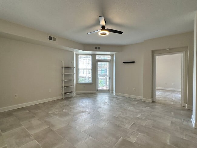 Building Photo - Two Bedroom Condo located in Dilworth