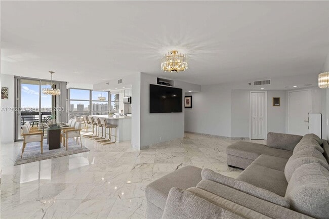 Building Photo - 3500 Mystic Pointe Dr