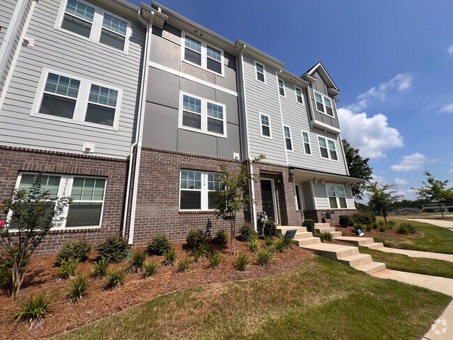 Building Photo - Room in Townhome on Memorial Pkwy