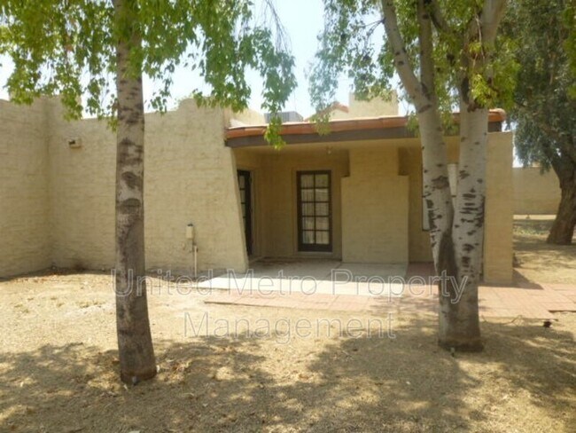 Building Photo - 2920 W Juniper Ave