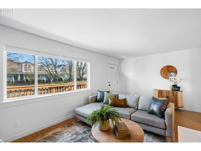 Photo - 8678 N Willamette Blvd Apartment