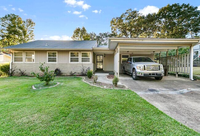 Foto del edificio - 37 Beechwood Dr