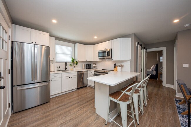 Foto del edificio - 1140 Simpson Ave