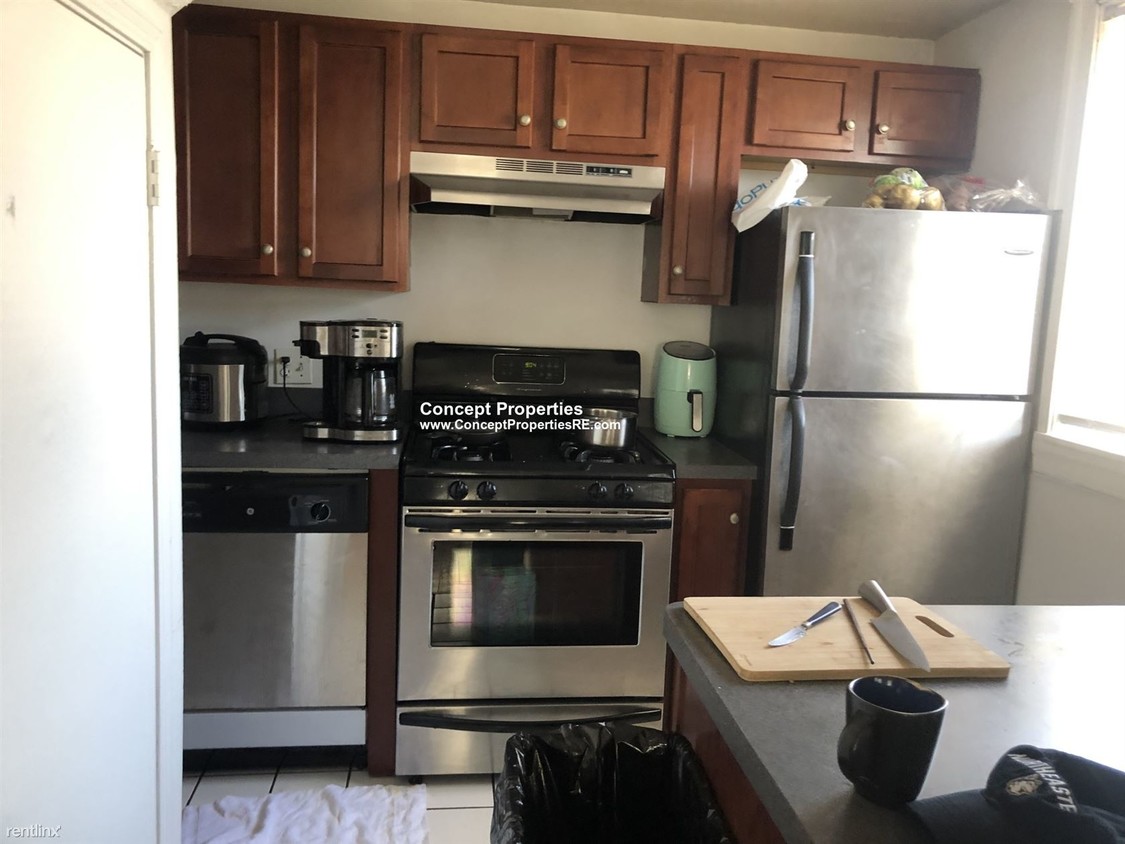 3 br, 1 bath - 87 Sheridan St Apt 4M - 3 br, 1 bath  - 87 Sheridan St Apt 4M