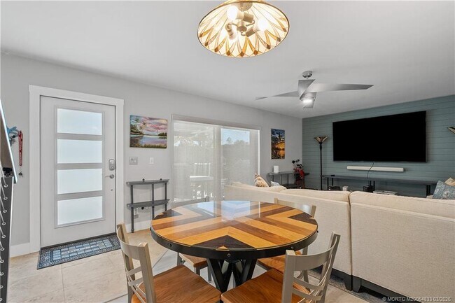 Foto del edificio - 6162 SE Riverboat Dr