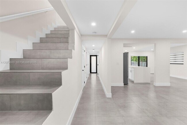 Building Photo - 345 Sarto Ave