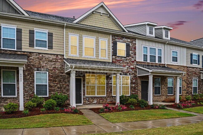 Foto del edificio - 8009 Whitegrove Rd