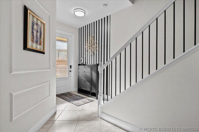 Building Photo - 131 Sword Fern Pl