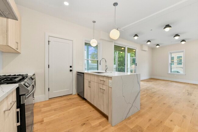 Foto del edificio - 226-228 Princeton St